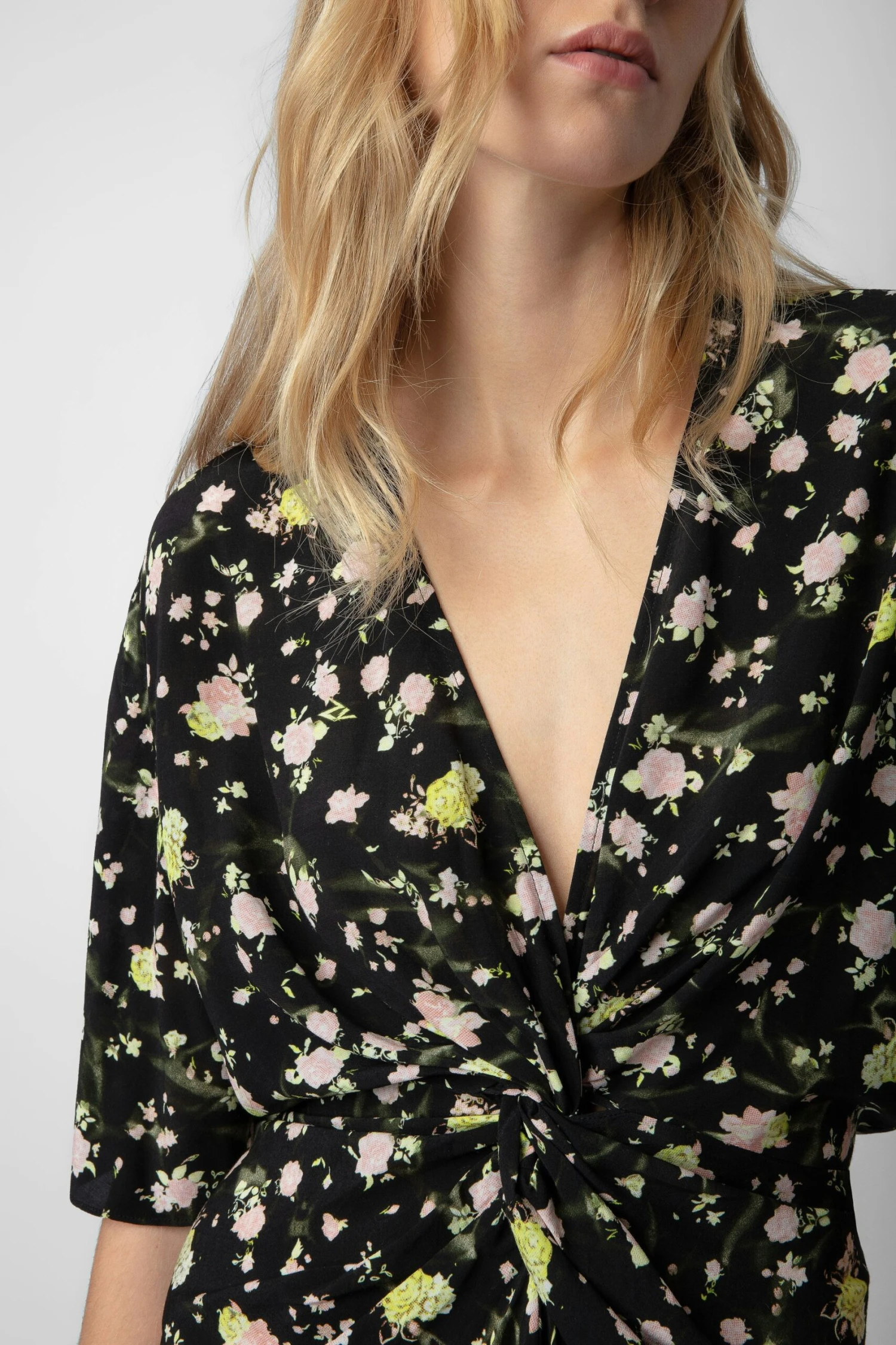 Zadig & Voltaire Rozom Soft Crinkle Roses Dress Black 3 Zadig & Voltaire Rozom Soft Crinkle Roses Dress Black - Image 3